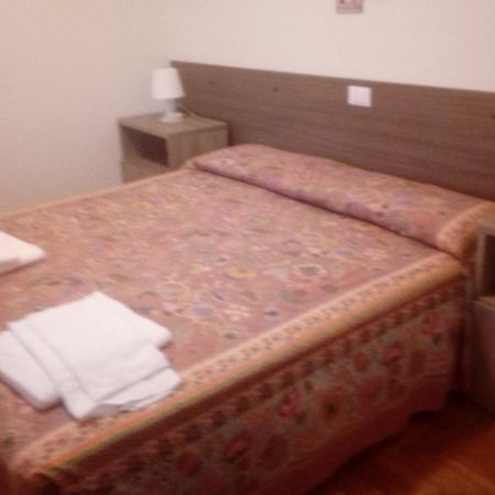 Albergo Alla Pineta Villa Santina Exteriör bild