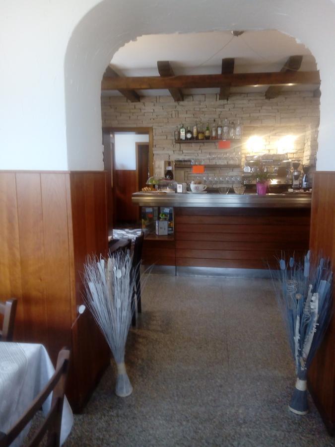 Albergo Alla Pineta Villa Santina Exteriör bild